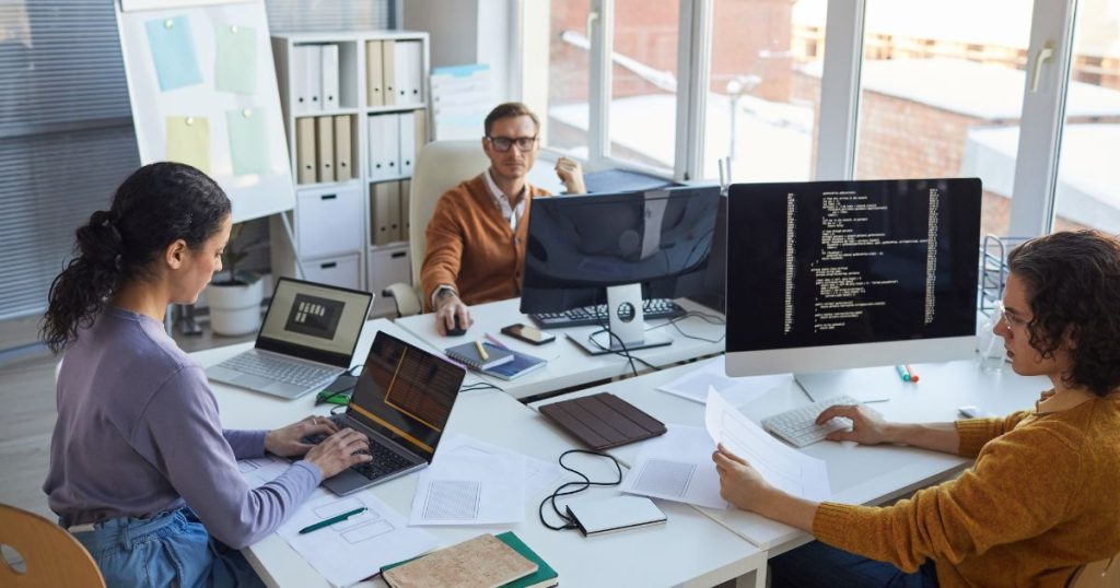 The Difference Between In-House and Outsourced Software Development